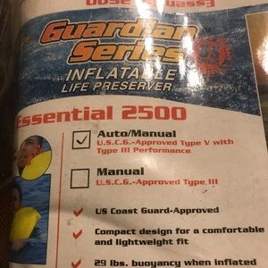 Self inflating life preserver